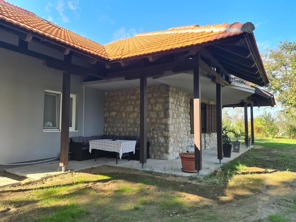 Kuca Za Odmor-Zelena Oaza Hotel Golubac Ngoại thất bức ảnh