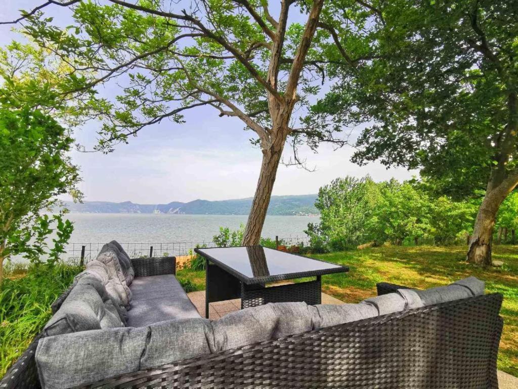 Kuca Za Odmor-Zelena Oaza Hotel Golubac Ngoại thất bức ảnh