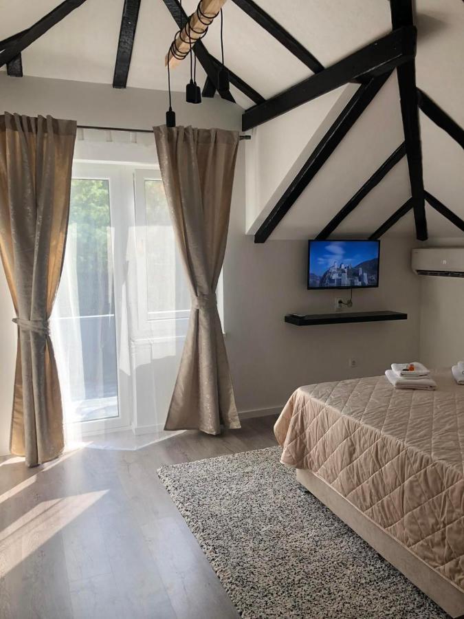 Kuca Za Odmor-Zelena Oaza Hotel Golubac Ngoại thất bức ảnh